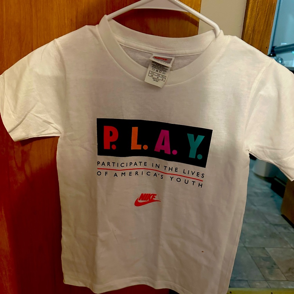 Nike play t shirts